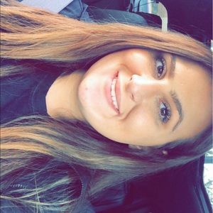 Meet your Posher, Alla